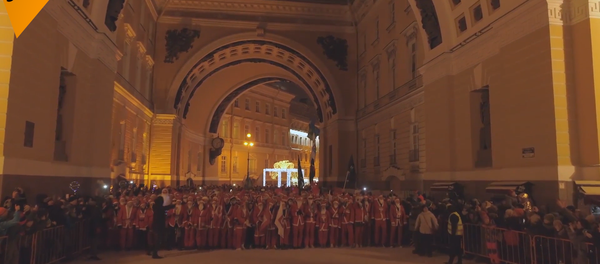 圣彼得堡数千名“圣诞老人”赛跑 圣彼得堡数千名“圣诞老人”赛跑 - 俄罗斯卫星通讯社