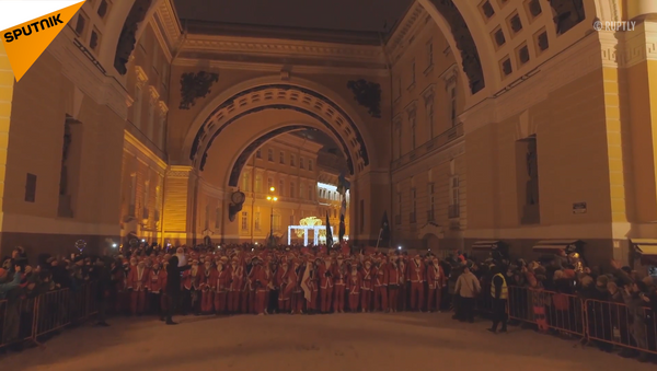 圣彼得堡数千名“圣诞老人”赛跑 - 俄罗斯卫星通讯社
