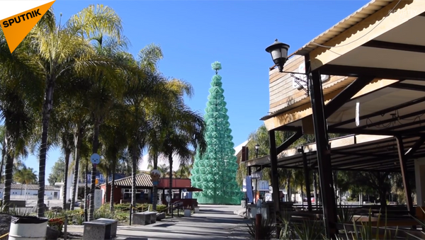 墨西哥用塑料瓶打造聖誕樹 - 俄羅斯衛星通訊社
