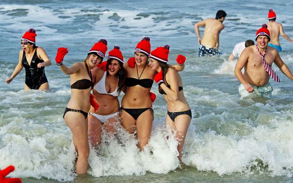 如果在海滩庆祝新年…… - 俄罗斯卫星通讯社