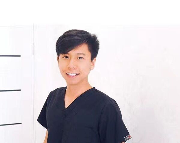 在俄行醫的李佳其口腔醫生 - 俄羅斯衛星通訊社