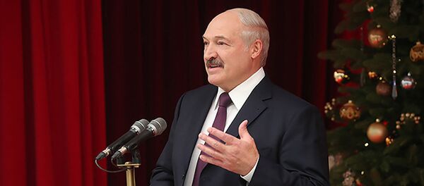 卢卡申科同白俄罗斯第一美女跳华尔兹 - 俄罗斯卫星通讯社