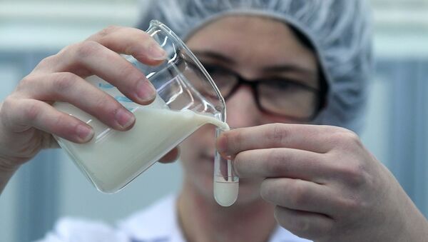 俄中兩國各自批准10家有權向對方國家出口奶製品的本國企業 - 俄羅斯衛星通訊社