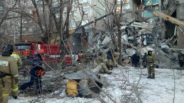 俄马格尼托哥尔斯克居民楼倒塌已导致3人死亡 - 俄罗斯卫星通讯社