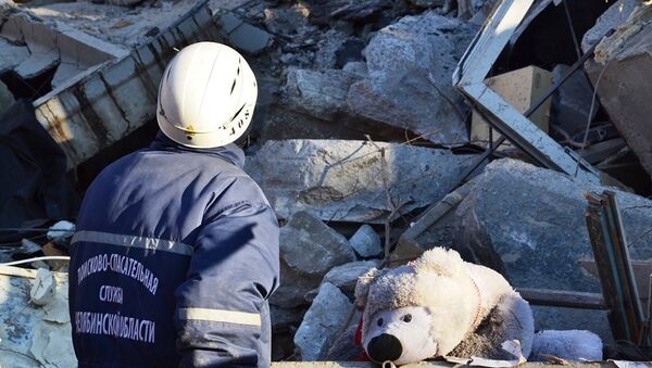 俄居民楼因燃气爆炸坍塌后目前或有36至40人被埋废墟下 - 俄罗斯卫星通讯社