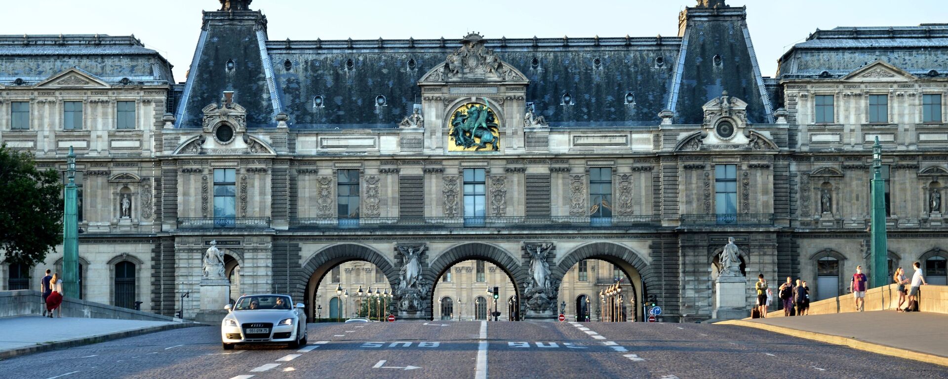 卢浮宫 - 俄罗斯卫星通讯社, 1920, 22.10.2025