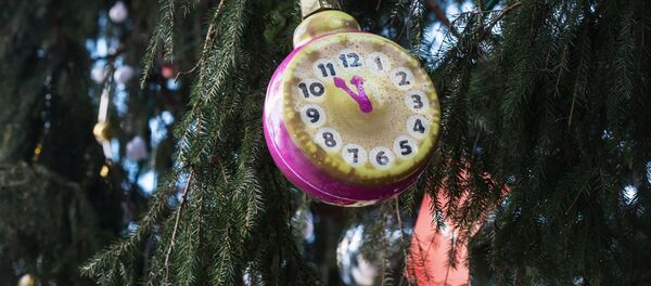 Елочная игрушка на Новогодней ёлке на Соборной площади Кремля в Москве Елочная игрушка на Новогодней ёлке на Соборной площади Кремля в Москве - 俄罗斯卫星通讯社