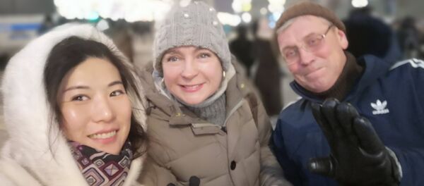 夏女士和她的俄罗斯朋友们一起在红场上过年 - 俄罗斯卫星通讯社