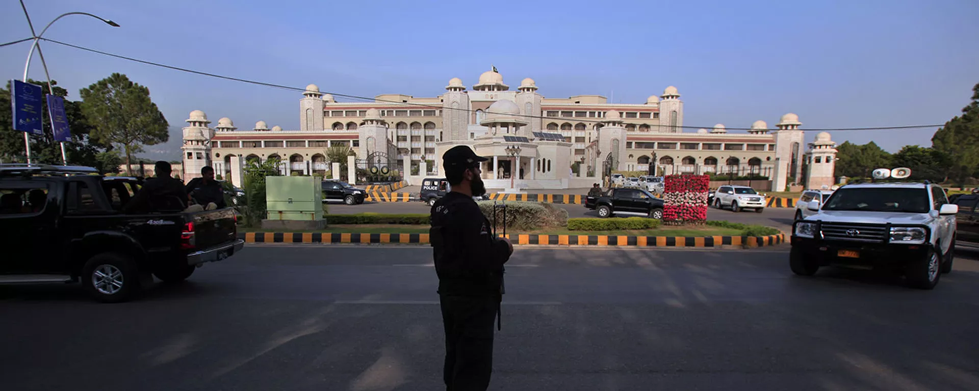 媒體：巴基斯坦總理在啓動打擊印度的行動後召集軍事司令部人員開會 - 俄羅斯衛星通訊社, 1920, 10.05.2025