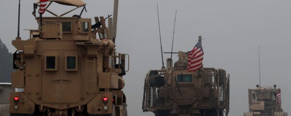 库尔德人向从叙利亚撤出的美军扔西红柿和石头 - 俄罗斯卫星通讯社