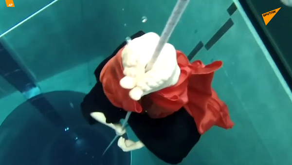 水中舞蹈：俄自由潛水運動員創世界紀錄 - 俄羅斯衛星通訊社