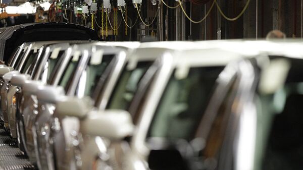Line worker checks vehicles at the General Motors Hamtramck assembly plant in Hamtramck, Michigan . - 俄罗斯卫星通讯社