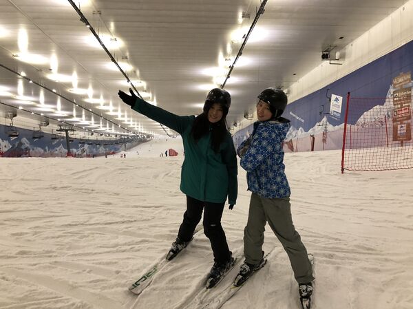 夏小姐和她的朋友在俄罗斯室内滑雪场 夏小姐和她的朋友在俄罗斯室内滑雪场 - 俄罗斯卫星通讯社