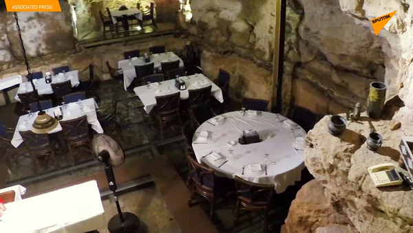 古老洞穴餐廳 - 俄羅斯衛星通訊社