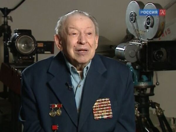 前苏联传奇战地电影摄影师索科洛夫 - 俄罗斯卫星通讯社