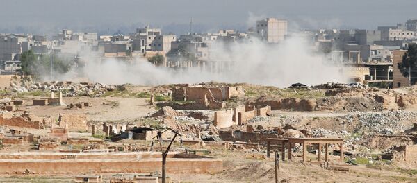 Дым над Дейр-эз-Зором. Архивное фото - 俄羅斯衛星通訊社