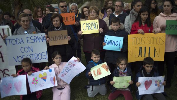 在西班牙托塔蘭鎮前所未有的拯救一名兩歲男孩的行動仍在繼續 - 俄羅斯衛星通訊社