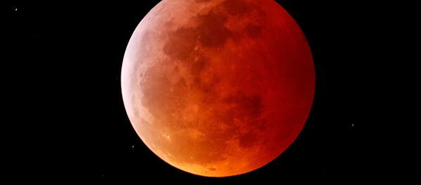 天文学家首次拍摄到陨石坠落在血月上的镜头 - 俄罗斯卫星通讯社