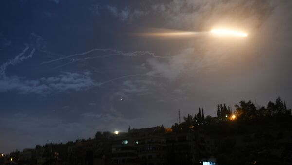 Missile fire is seen over Damascus - 俄羅斯衛星通訊社