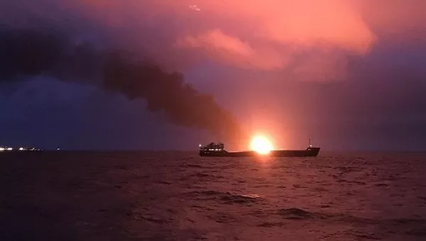 赤海峽船舶起火 - 俄羅斯衛星通訊社