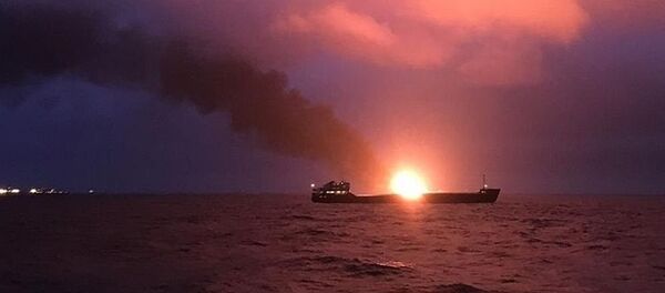赤海峡船舶起火 - 俄罗斯卫星通讯社
