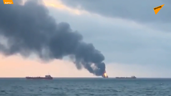 刻赤海峡两艘商船起火 - 俄罗斯卫星通讯社