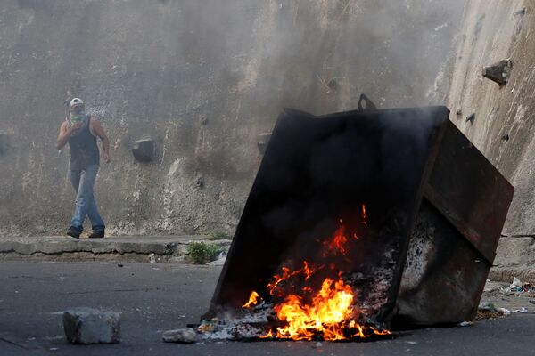 據媒體消息，抗議活動已造成16人死亡。維權人士表示，抗議活動中，共218人被捕。 - 俄羅斯衛星通訊社
