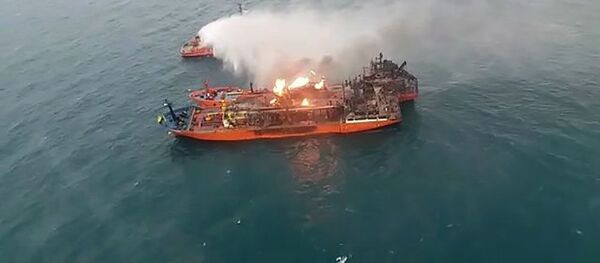 黑海两艘油轮上的火势仍未停止 - 俄罗斯卫星通讯社