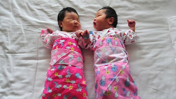 中国人大代表提议保护未婚生育孩子权益 - 俄罗斯卫星通讯社
