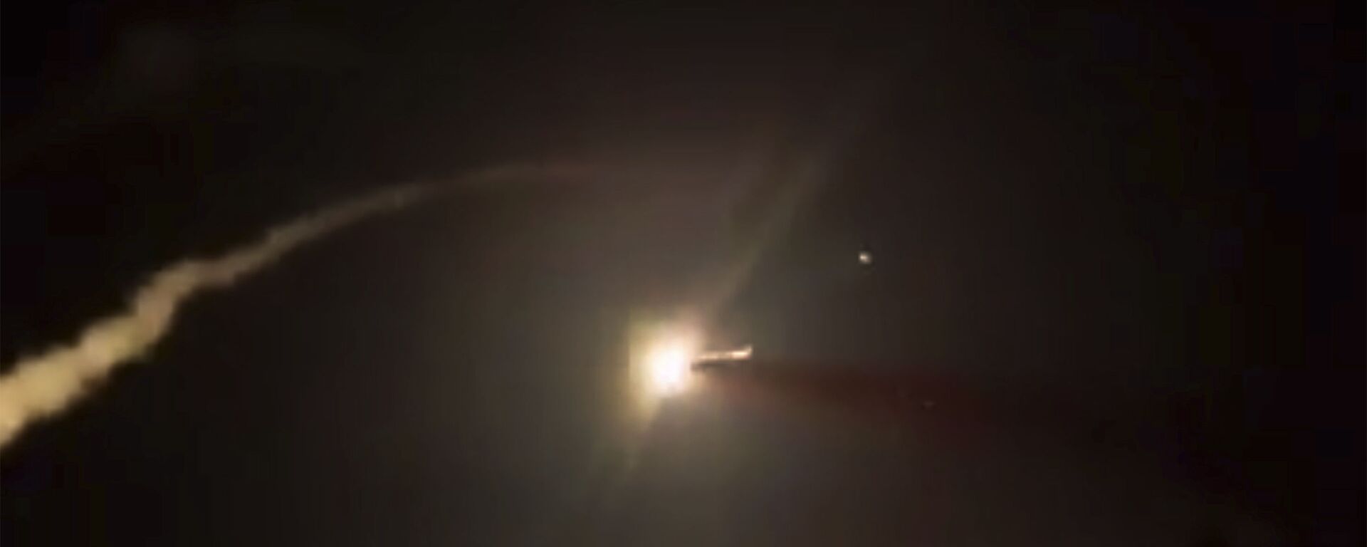 Сирийские ПВО отражают ракетный удар израильских ВВС по Дамаску - 俄羅斯衛星通訊社, 1920, 09.06.2021