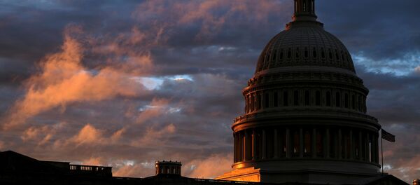 Купол здания Конгресса США во время заката - 俄罗斯卫星通讯社