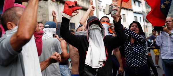 交火代替敲鍋:委內瑞拉抗議第三日 交火代替敲鍋:委內瑞拉抗議第三日 - 俄羅斯衛星通訊社