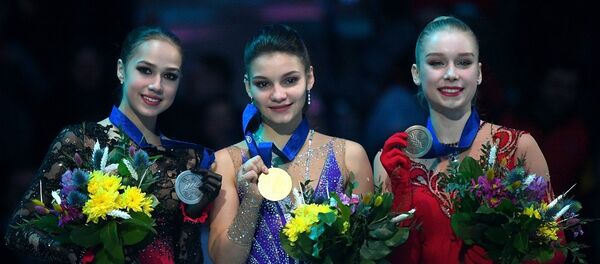 阿麗娜•扎吉托娃，索菲亞•薩莫杜洛娃，韋薇卡•琳得佛斯 - 俄羅斯衛星通訊社