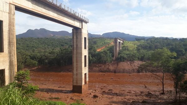 因担心再次发生紧急情况 巴西矿坝周围地区约700人被紧急撤离 - 俄罗斯卫星通讯社