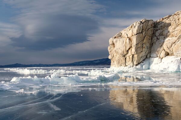 简直是宇宙：贝加尔湖美得不真实的样子 - 俄罗斯卫星通讯社