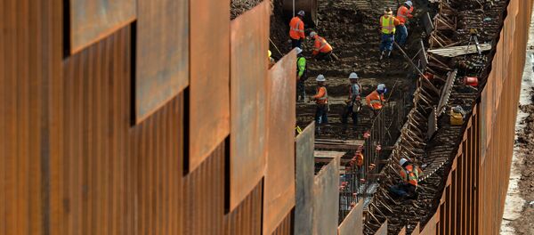 五角大樓簽署價值近10億美元的美墨邊境牆建設合同 - 俄羅斯衛星通訊社