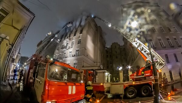 Пожар в жилом доме в центре Москвы - 俄罗斯卫星通讯社