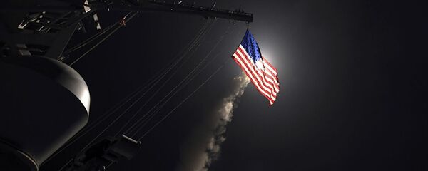 Запуск ракеты Томагавк с ракетного эсминца USS Porter в Средиземном море - 俄罗斯卫星通讯社