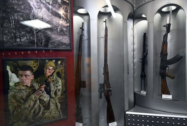 莫斯科电影制片厂博物馆里的火器枪支展示 - 俄罗斯卫星通讯社