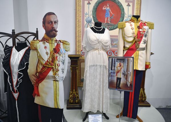 影片《暗杀沙皇》在莫斯科电影制片厂博物馆里的服装道具展示 - 俄罗斯卫星通讯社