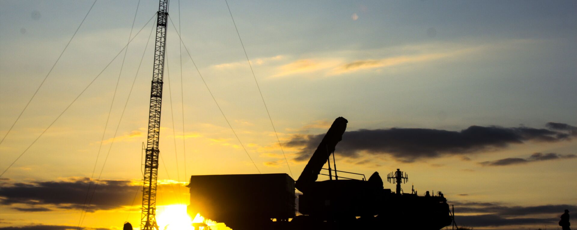 俄国防部：防空系统一夜间在多地上空击落287架乌克兰无人机 - 俄罗斯卫星通讯社, 1920, 11.12.2025