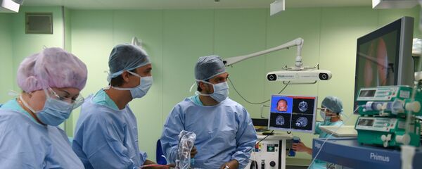 Малоинвазивная нейрохирургическая операция в Национальном медицинском исследовательском центре имени академика Е. Н. Мешалкина в Новосибирске - 俄罗斯卫星通讯社