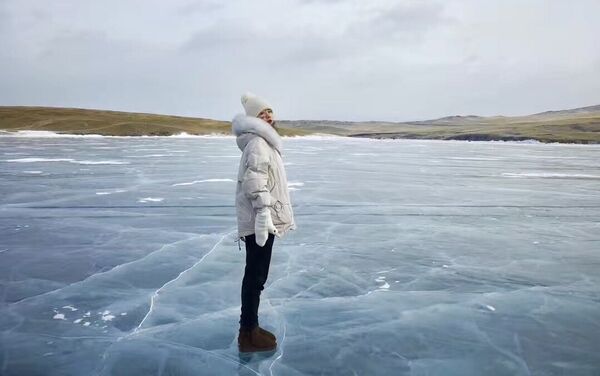 杨洋在贝加尔湖旅行 - 俄罗斯卫星通讯社
