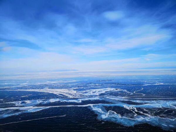 貝加爾湖藍冰 - 俄羅斯衛星通訊社