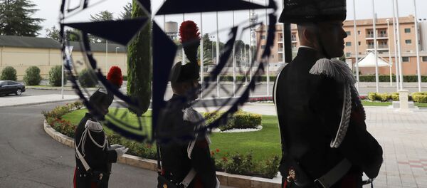 Итальянские карабинеры у штаб-квартиры Оборонного колледжа НАТО в Риме, Италия - 俄罗斯卫星通讯社