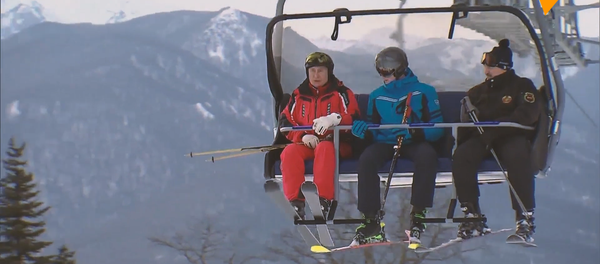 普京和卢卡申科滑雪 - 俄罗斯卫星通讯社