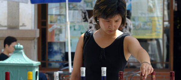 俄医学专家警告女性酗酒源于哪些饮料 - 俄罗斯卫星通讯社