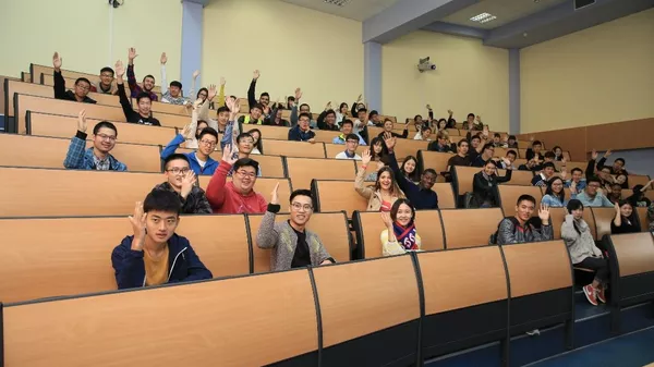 中國浙大學生在聖彼得堡接受俄語培訓並瞭解俄羅斯文化 - 俄羅斯衛星通訊社