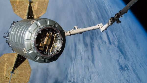 Грузовой корабль Cygnus с солнечными батареями UltraFlex в форме тарелки - 俄羅斯衛星通訊社
