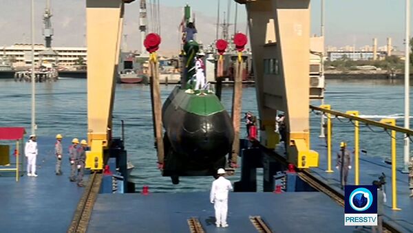 伊朗展示了國產新型潛艇“FATEX” - 俄羅斯衛星通訊社